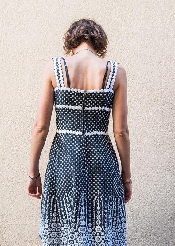 robe-vintage-1960-noire-et-marguerite