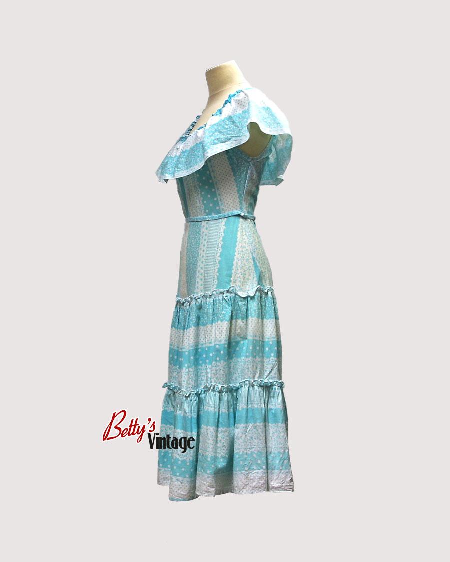 Robe Vintage D'Été Blanche Gaufrée - Volants Bleus - Taille M 38/40 - 100% Coton Crépon - Occasion Très Bon État