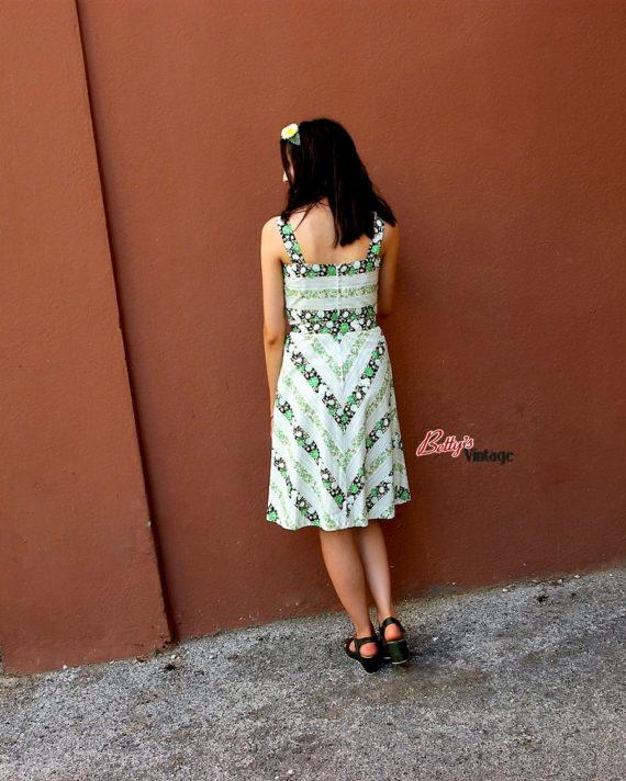 robe-vintage-1970-à-bretelle