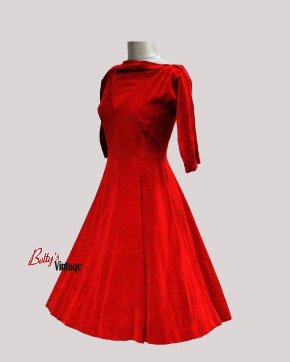 robe-vintage-1950&prime;-en-velours-rouge-2