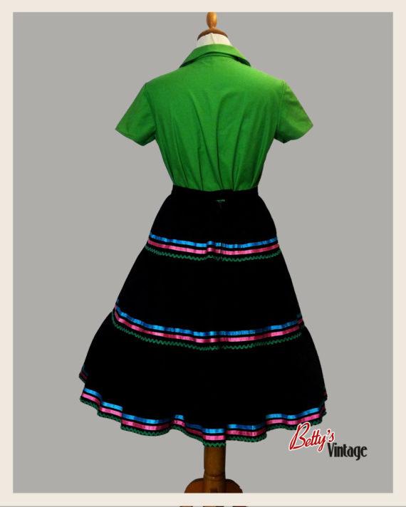 jupe-vintage-1950-à-volant-et-liseré-3