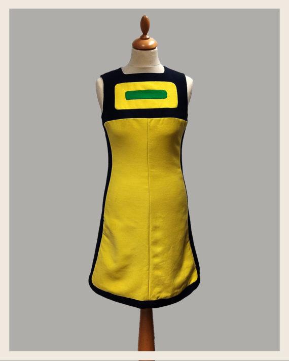 robe-1960-bleu-marine-et-jaune-style-courreges