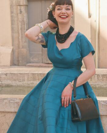 Robe- robe retro- robe vintage- robe de soie- robe bleu foncé- robe 1950- robe Jonathan Logan- robe surpiquée- robe à manches courtes- robe col V- dress- vintage dress- retro dress- blue dress- 1950's dress- Jonathan Logan dress